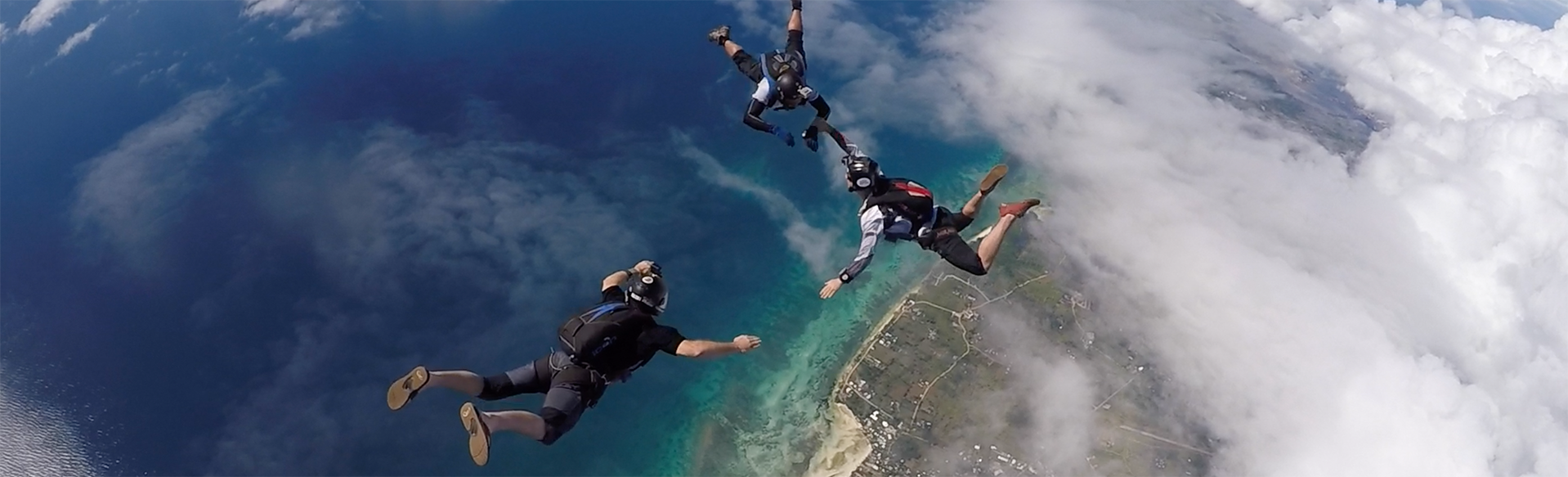 прыжки с парашютом на острове Бантаян